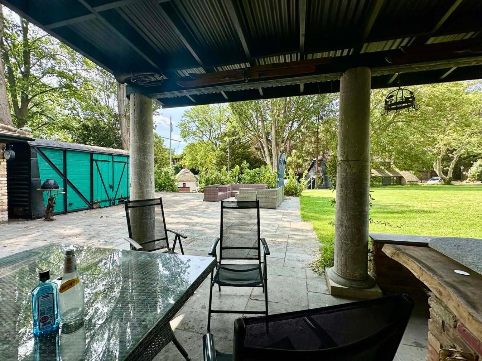 Forest Studio Apt Free Gated Parking On 2 Acres Garden تشيسلهورست المظهر الخارجي الصورة